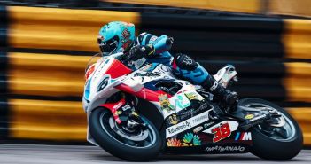 BMW M 1000 RR feiert historischen Dreifachsieg in Macau (Foto: BMW GROUP)