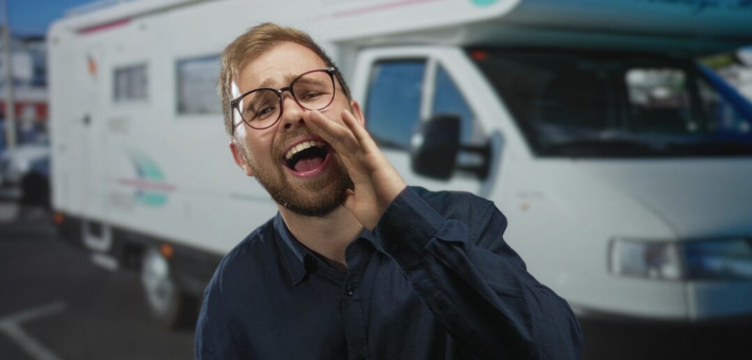 Mit der richtigen Brille auf Reisen: Was Wohnmobil-Fahrer wissen sollten (Foto:AdobeStock - Krakenimages.com - 1948031365)